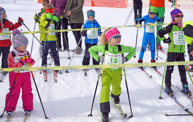 Kinder beim Rennen am Achensee